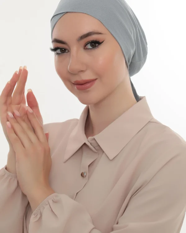 Soft Grey Crossover Turban Cap for Women – Elegant Fit - Image 2