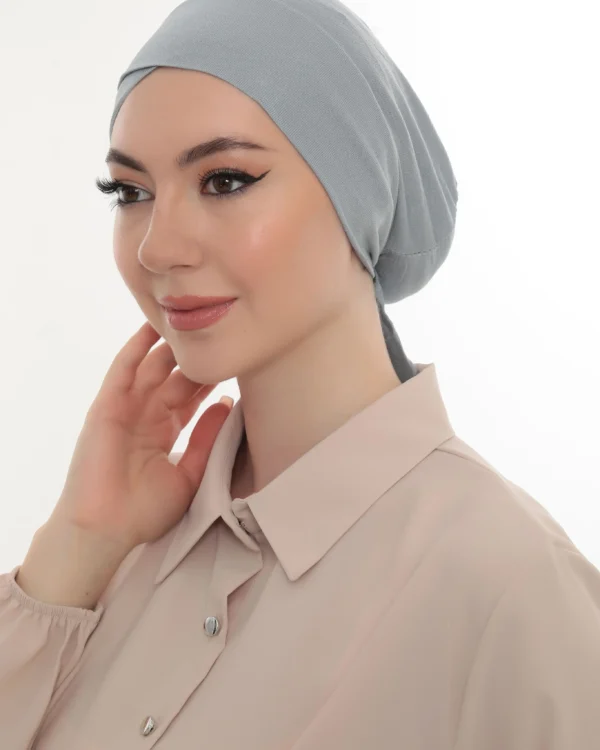Soft Grey Crossover Turban Cap for Women – Elegant Fit - Image 3